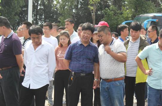 全市公路新技術(shù)應(yīng)用—長(zhǎng)壽命公路現(xiàn)場(chǎng)會(huì) 在滁州路橋公司承建的豐樂(lè)大道中修工程現(xiàn)場(chǎng)召開(kāi)